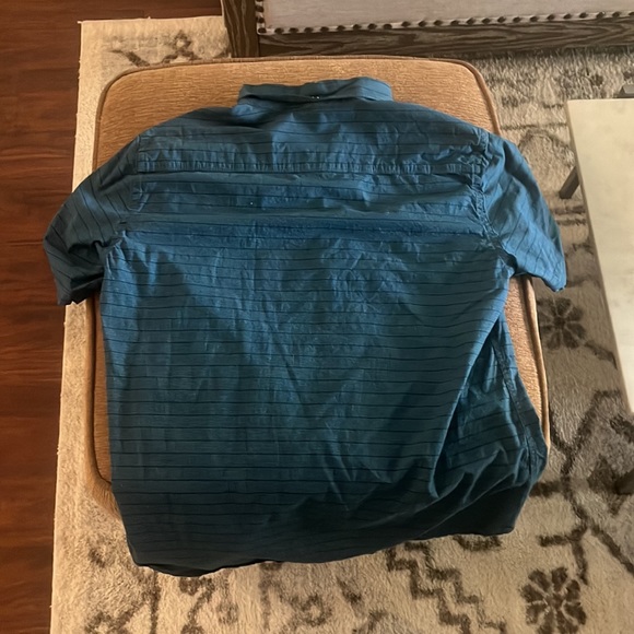 Hurley dri fit button shirt - Picture 2 of 3